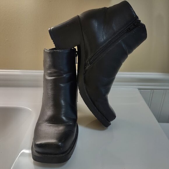 Ladies Chunky Black Boots - Picture 1 of 7